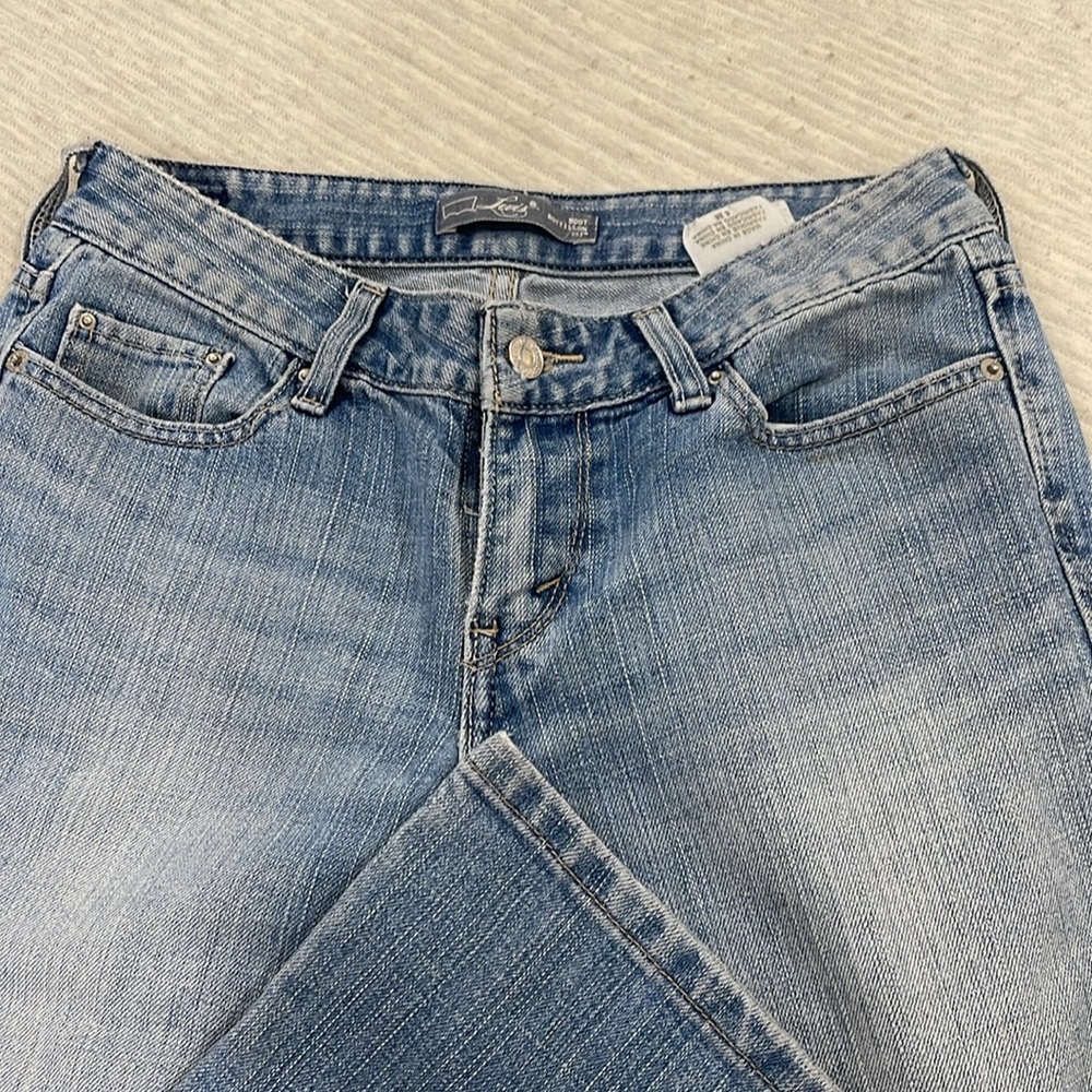 Levi 553